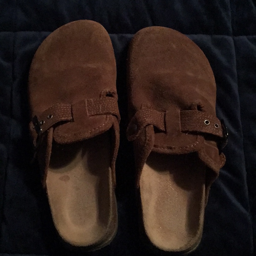 American Eagle Clogs